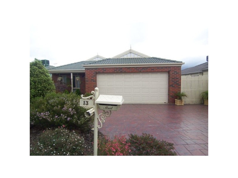 13 Hooper Drive, Skye VIC 3977