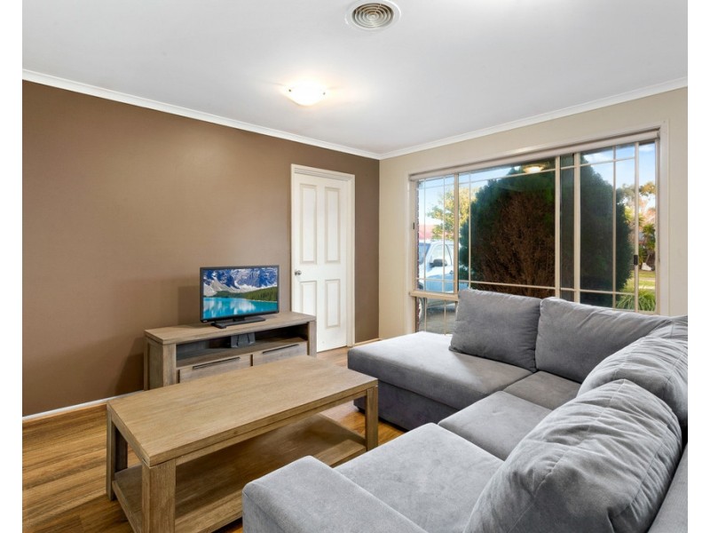 19 Hartland Circuit, Pakenham VIC 3810