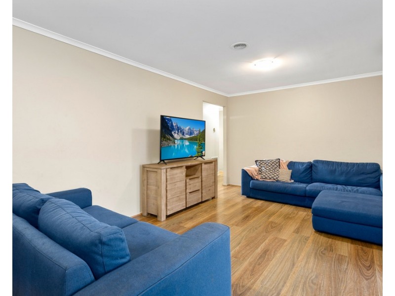 19 Hartland Circuit, Pakenham VIC 3810