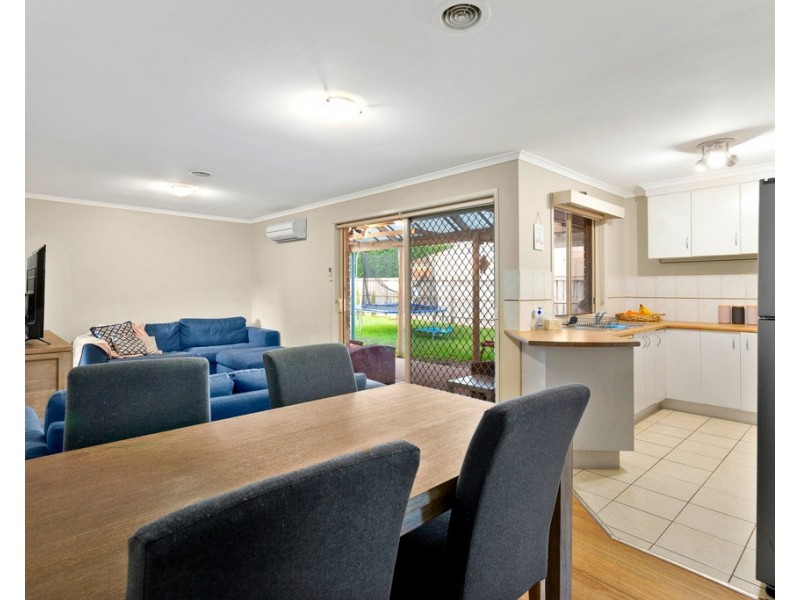 19 Hartland Circuit, Pakenham VIC 3810