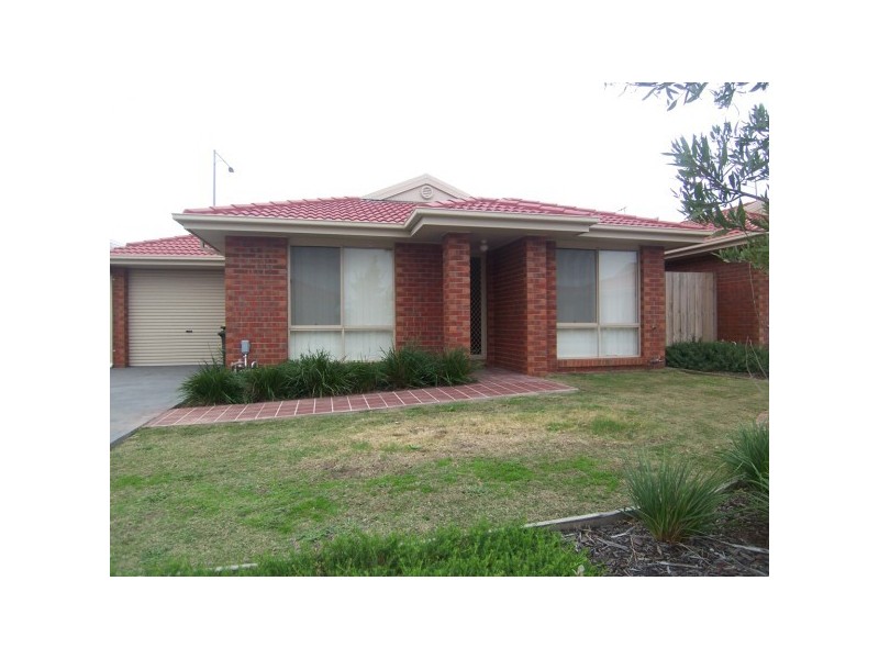 7/11 Coco Parade, Skye VIC 3977