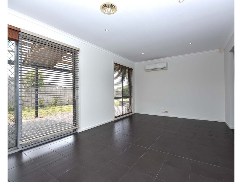 3 Triumph Way, Skye VIC 3977