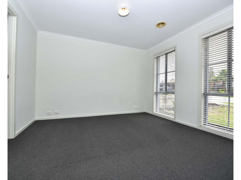 3 Triumph Way, Skye VIC 3977