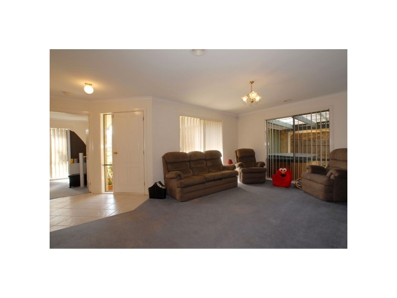 40  Bushlark Drive, Carrum Downs VIC 3201