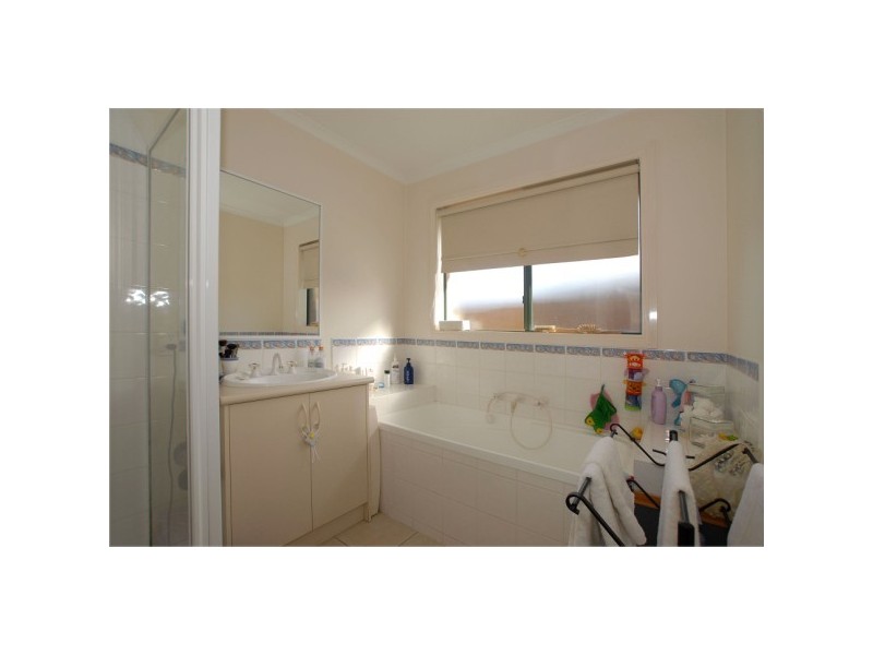 40  Bushlark Drive, Carrum Downs VIC 3201