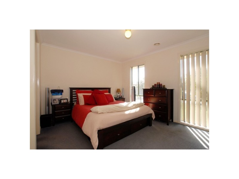 40  Bushlark Drive, Carrum Downs VIC 3201