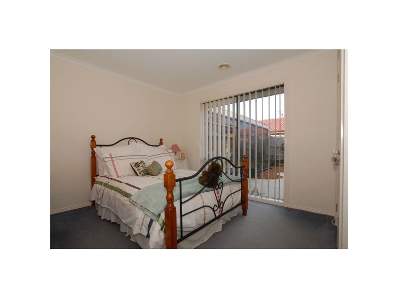 40  Bushlark Drive, Carrum Downs VIC 3201