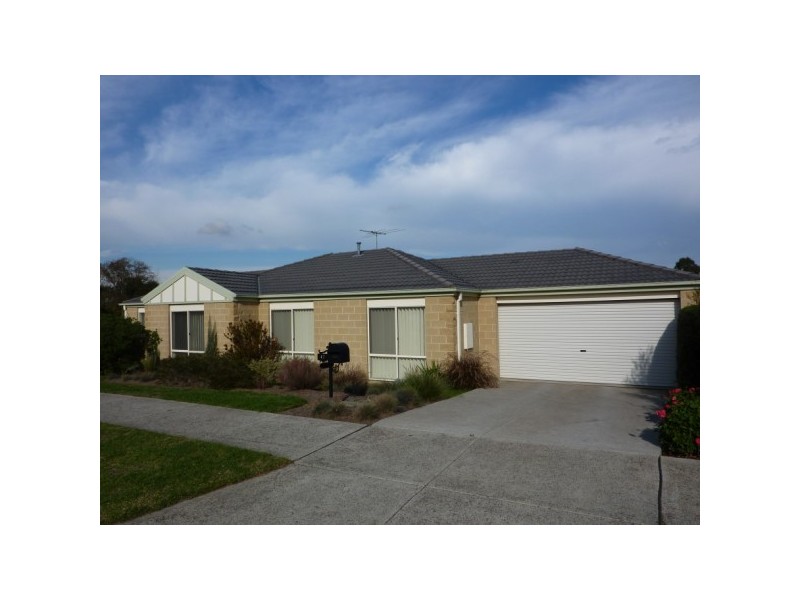 47  Laurel Crescent, Carrum Downs VIC 3201