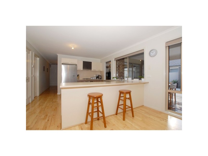 10 Broadleaf Way, Cranbourne VIC 3977