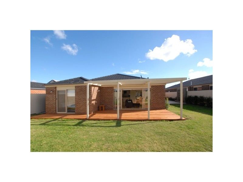 10 Broadleaf Way, Cranbourne VIC 3977