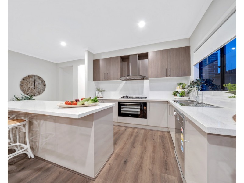 151 Athletic Circuit, Clyde VIC 3978