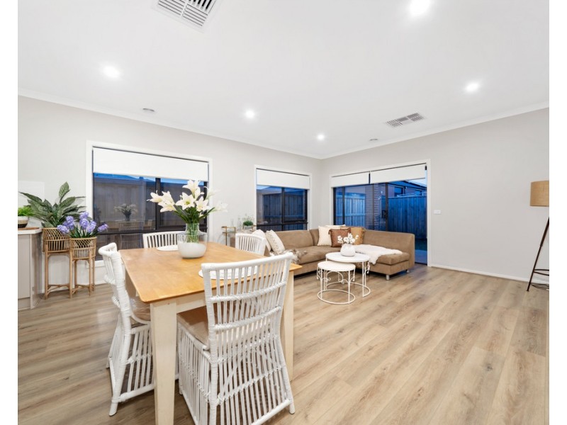 151 Athletic Circuit, Clyde VIC 3978