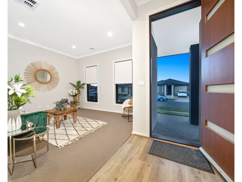 151 Athletic Circuit, Clyde VIC 3978