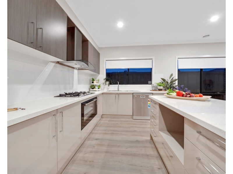 151 Athletic Circuit, Clyde VIC 3978