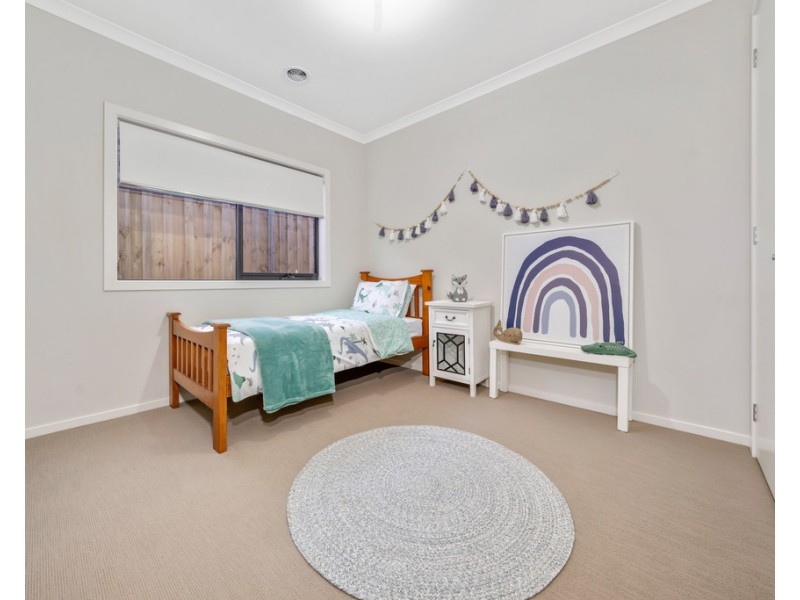 151 Athletic Circuit, Clyde VIC 3978