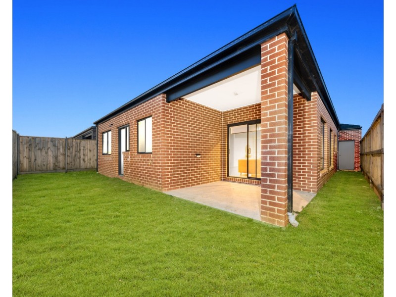 151 Athletic Circuit, Clyde VIC 3978