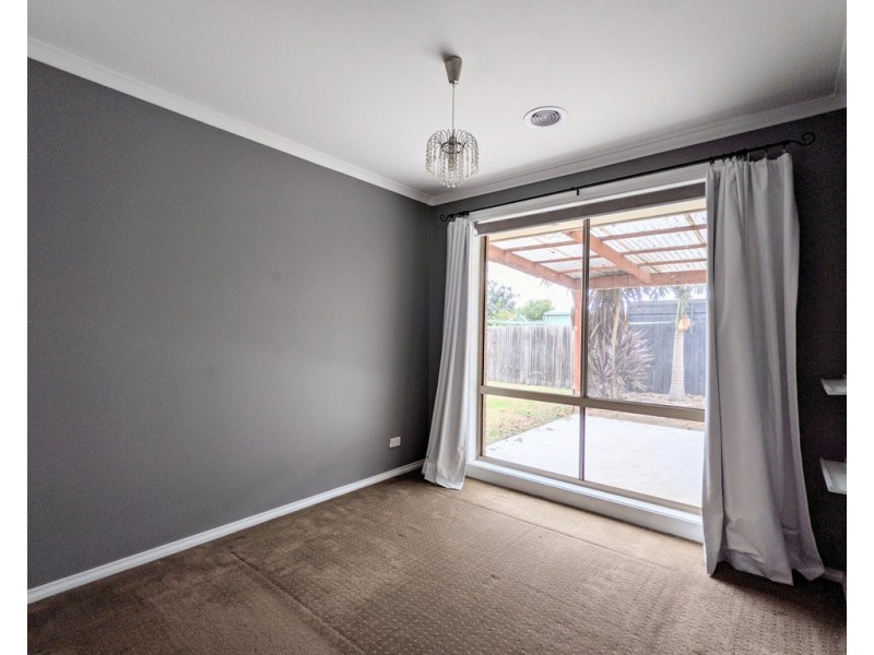 12 Genoa Way, Cranbourne West VIC 3977