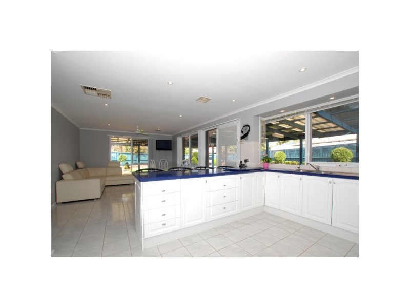 12 Royston Court, Carrum Downs VIC 3201