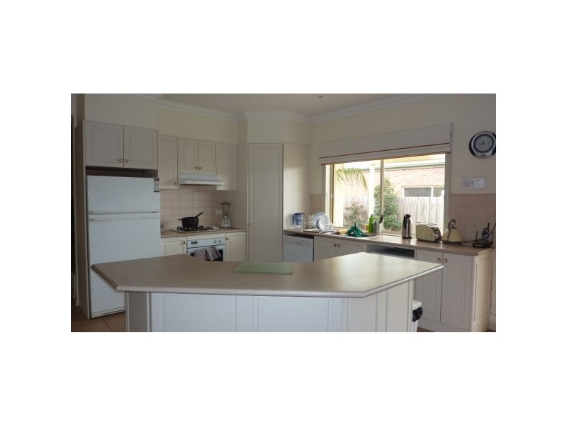 16  Grove Court, Carrum Downs VIC 3201