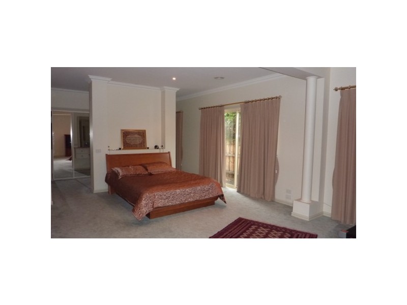 16  Grove Court, Carrum Downs VIC 3201