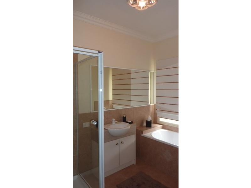 16  Grove Court, Carrum Downs VIC 3201