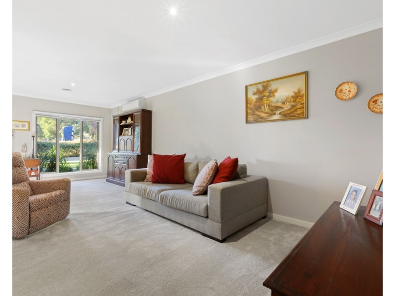 4 Sweet Gum Place, Sandhurst VIC 3977