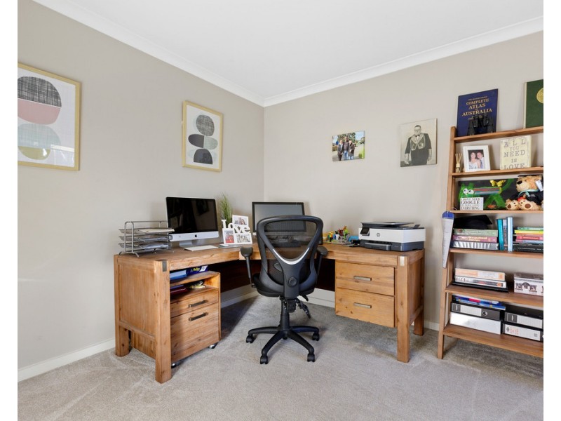 4 Sweet Gum Place, Sandhurst VIC 3977