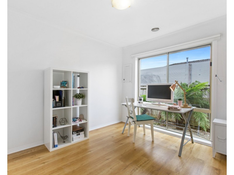7 Ross Crescent, Skye VIC 3977