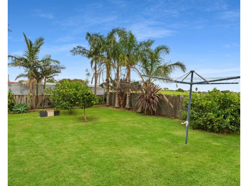 7 Ross Crescent, Skye VIC 3977