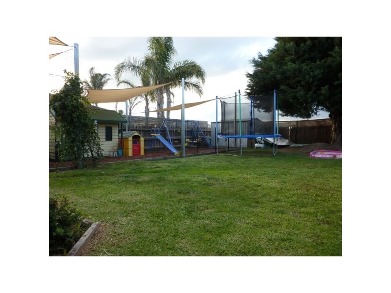 37 Thornbill Drive, Carrum Downs VIC 3201