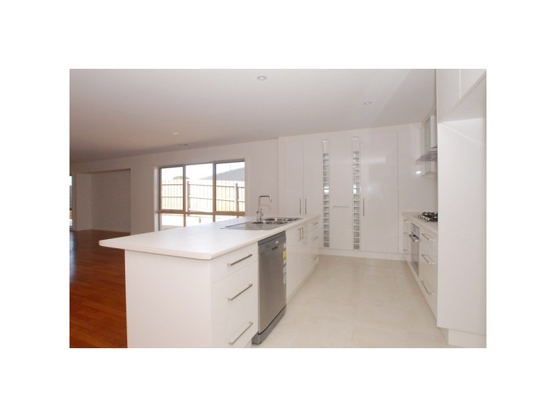 11 Mina Court, Carrum Downs VIC 3201