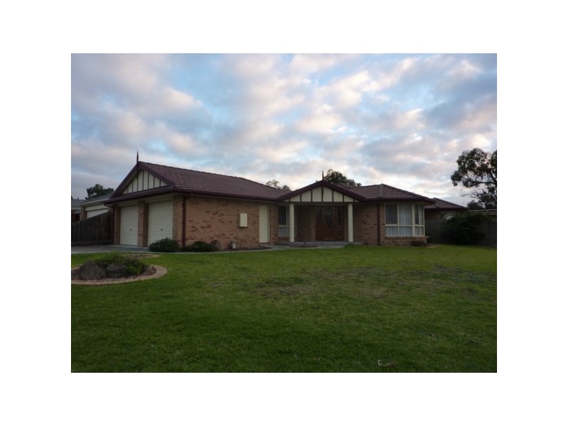 11 Delatite Way, Skye VIC 3977
