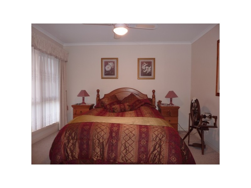 11 Delatite Way, Skye VIC 3977