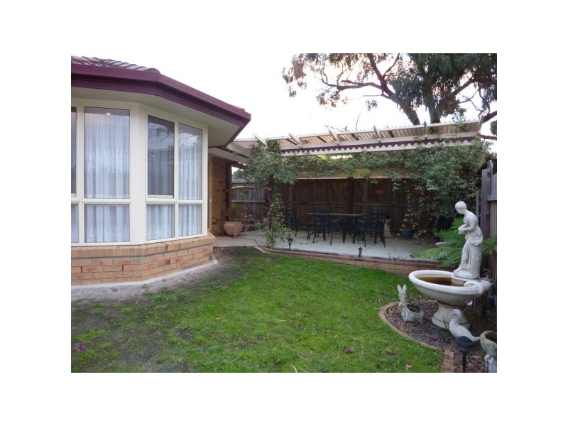 11 Delatite Way, Skye VIC 3977