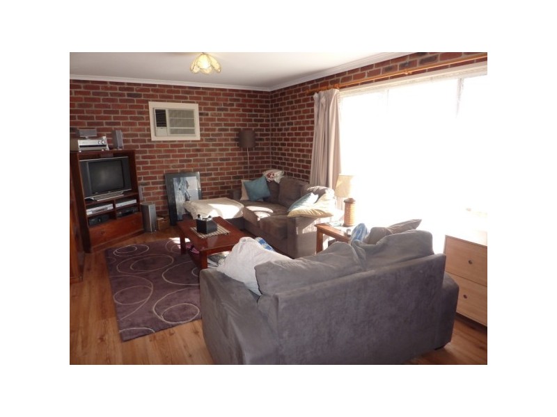 4 Currawong Drive, Carrum Downs VIC 3201