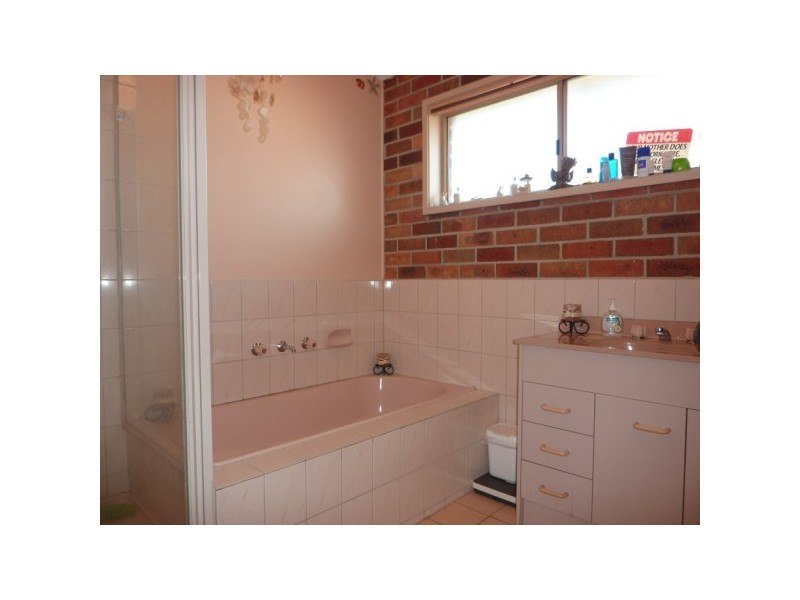 4 Currawong Drive, Carrum Downs VIC 3201