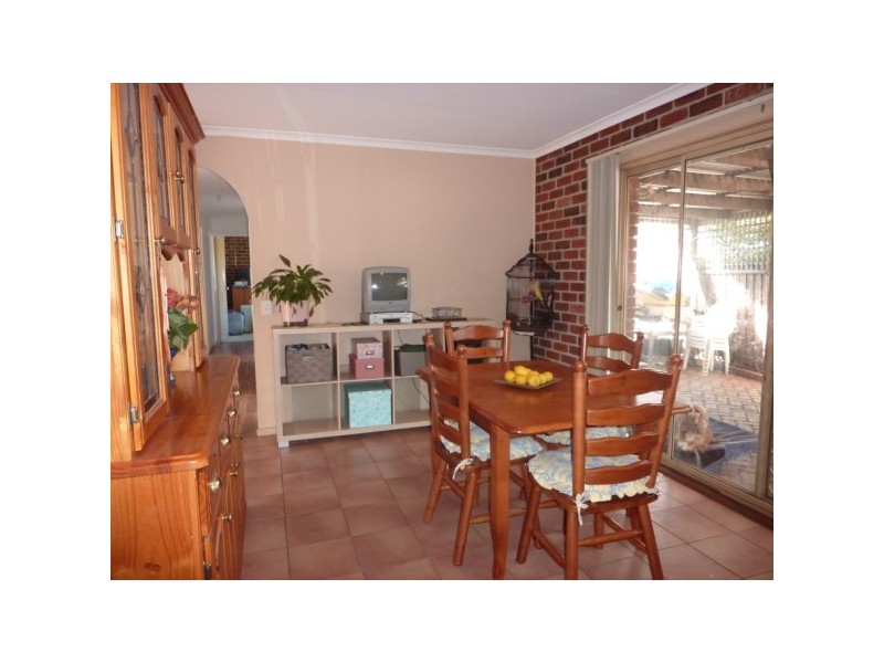 4 Currawong Drive, Carrum Downs VIC 3201