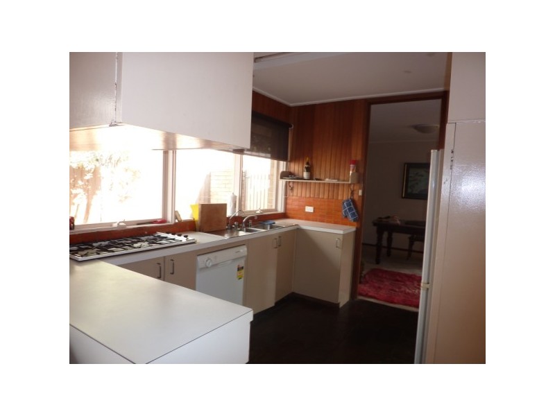 16 Buna Avenue, Seaford VIC 3198