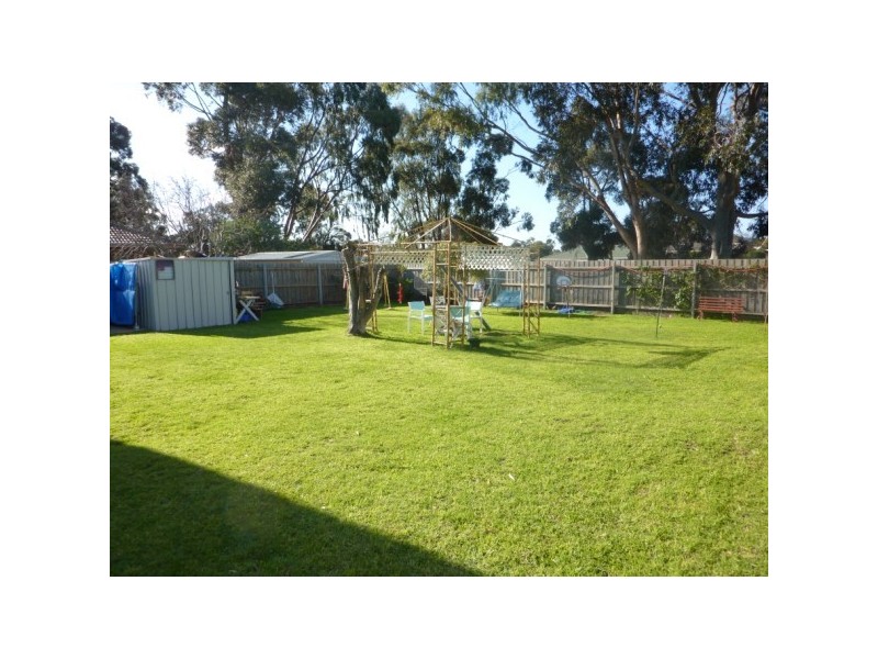 2 Fantail Court, Carrum Downs VIC 3201