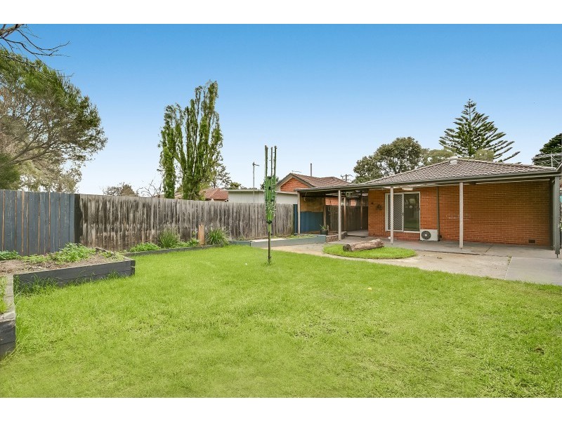 102 Rosemary Crescent, Frankston North VIC 3200