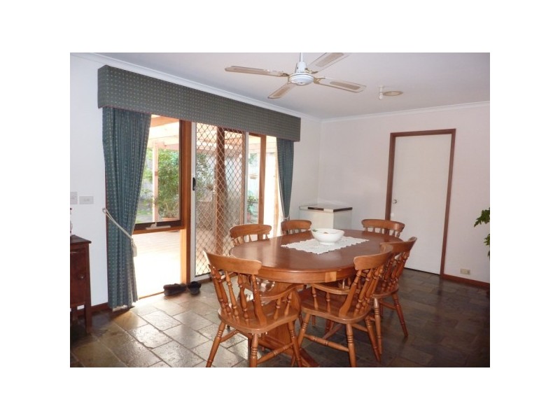 9 Strathearn Court, Carrum Downs VIC 3201