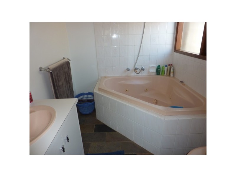 9 Strathearn Court, Carrum Downs VIC 3201