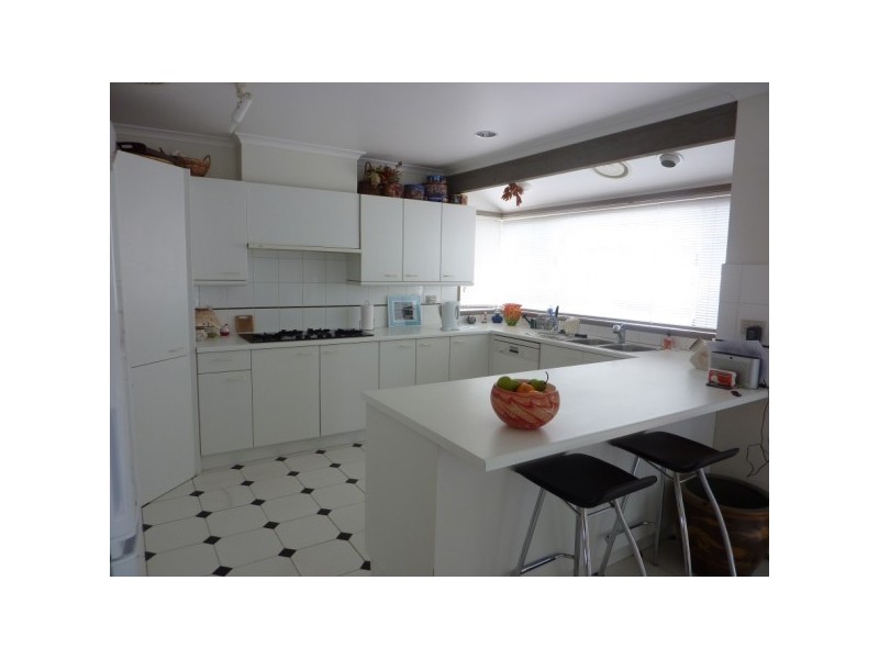 11 Charleville Court, Carrum Downs VIC 3201