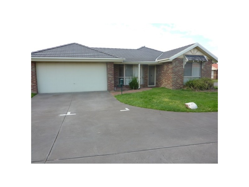 24/79  Greenwood Drive, Carrum Downs VIC 3201