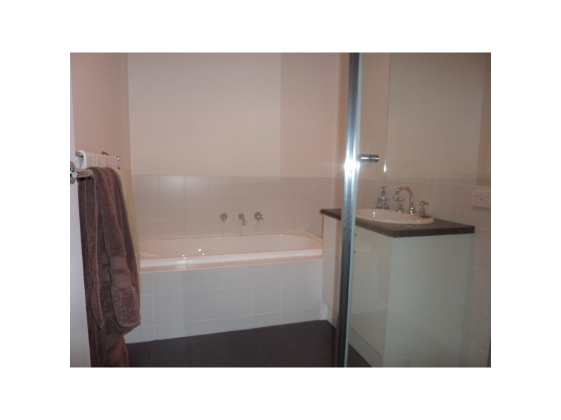 2/1 McDonald Street, Skye VIC 3977