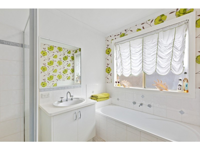 6 John Wedge Wynd, Skye VIC 3977