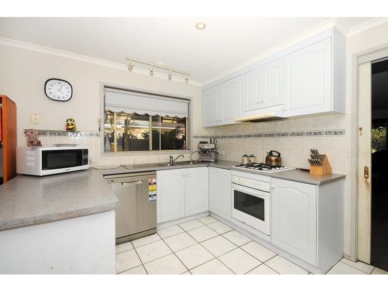 35 Manchester Drive, Skye VIC 3977