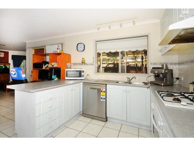 35 Manchester Drive, Skye VIC 3977