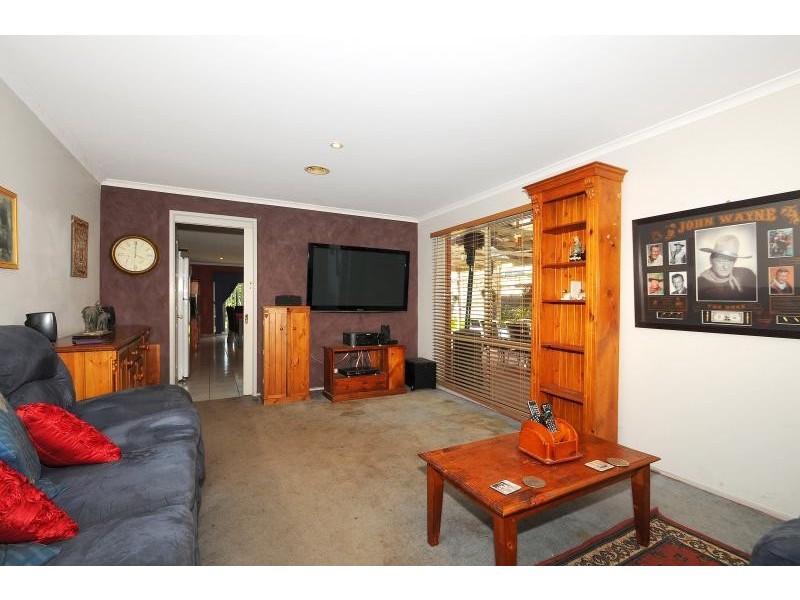 35 Manchester Drive, Skye VIC 3977