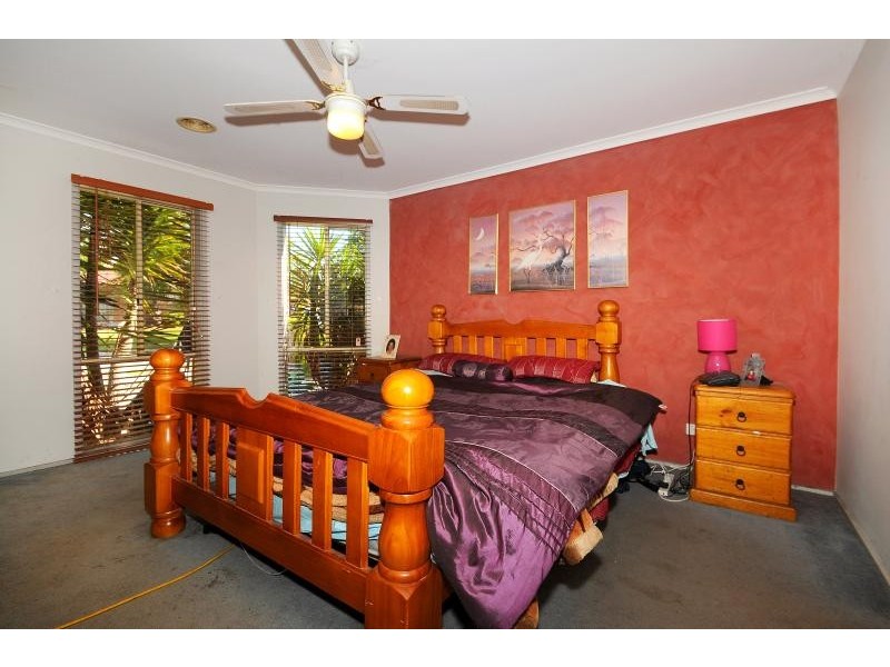 35 Manchester Drive, Skye VIC 3977